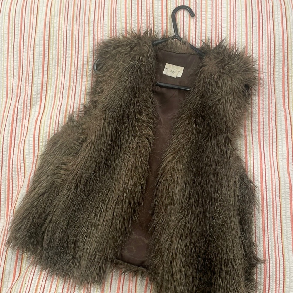 Like new faux fur club Monaco gilet vest